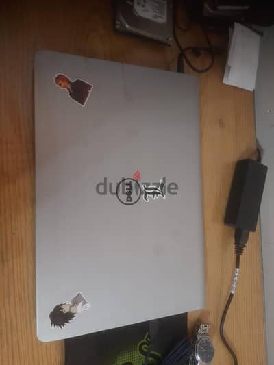 لاب توب  dell inspiron 5545  بي كرات شاشة 1جيجا مناسب لي البرمجة