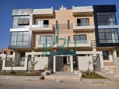 للبيع  شقه في أرقى الأحياء فى القاهره الجديده _ التجمع الخامس _ أمتداد غرب الجولف
