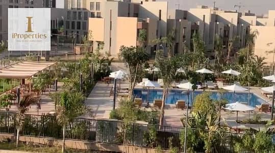 Prime Townhouse Overlooking Clubhouse & Pool | District 5