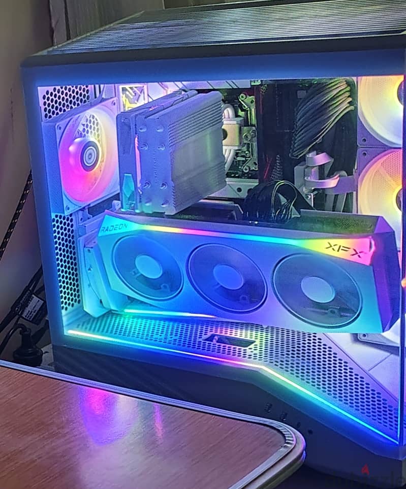 Ryzen 5 7600x and RX 9070xt White AM5 Gaming Build 1