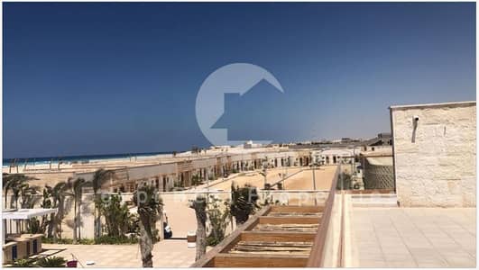 امتلك  شاليه 3 غرف اميز شاليه علي الاجون  في سي شور  رأس الحكمة، أحد أكثر مشروعات الساحل الشمالي تميزًا وإقبالا هايد بارك  شاليه للبيع  علي البحر