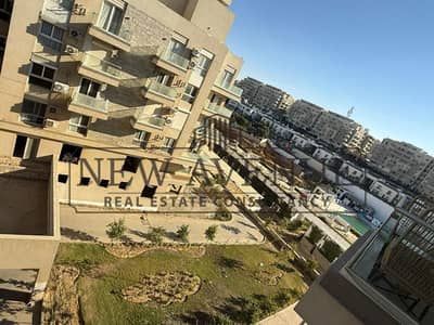بسعر أقل من السوق شقة نصف تشطيب بإطلالة على المناظر الطبيعية والنادي في ماونتن فيو آي سيتي Mountain view Icity كلوب بارك  تطوير ماونتن فيو