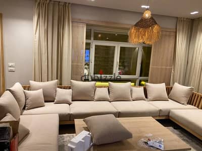 Bizmet apartment for sale in West Somid - villas and palaces area - a great location close to the University of Egypt and Mall of Arabia