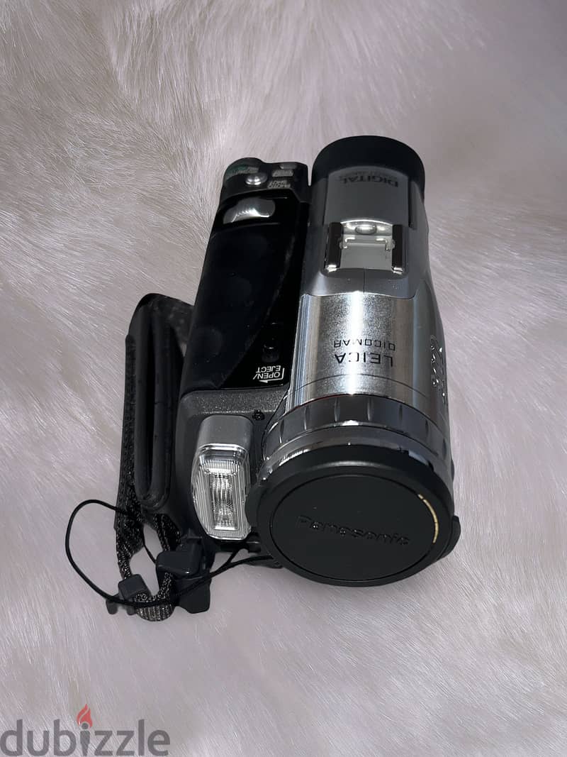 Complete Vintage Panasonic MiniDV Camcorder Kit 2