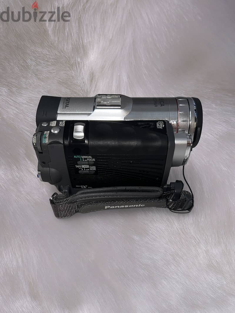 Complete Vintage Panasonic MiniDV Camcorder Kit 4