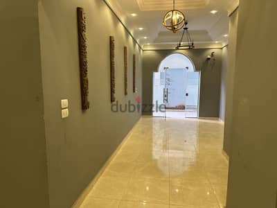 شقه للايجار تصلح سكني او مقر اداري