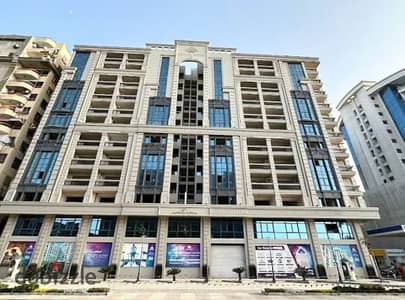 شقة للايجار السكنى 240م / سموحة كومباوند كريستال تاورز امام نادى الجياد مطلات نادى سموحة اول سكن