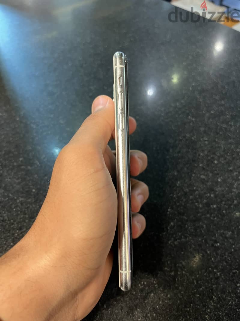 Apple - iPhone 11 Pro Max 4