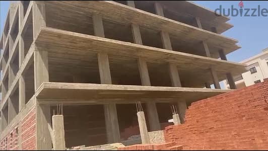 مبنى ثلاثه ادوار و ارضى و بدروم للبيع بالتجمع الخامس - بيت الوطن