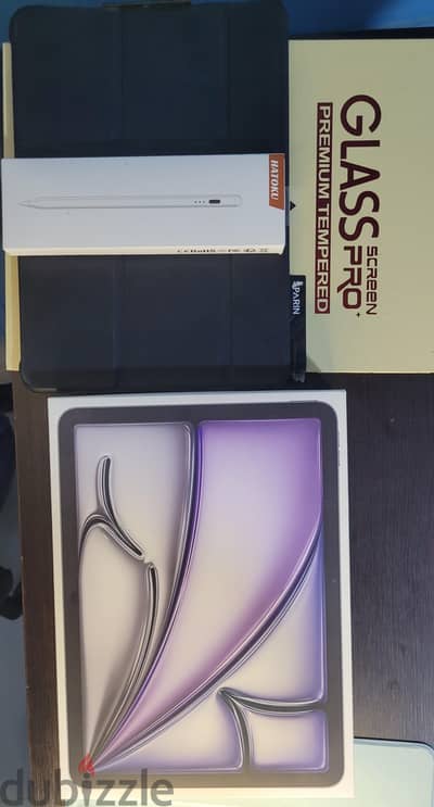 iPad Air M3 11 inch 128 gb مع علبته الأصلية ومع جراب وقلم وسكرين