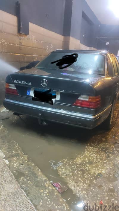 مرسيدس بنز اي 300 1992