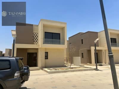 For sale: stand alone villa, immediate delivery, 400m2, Badya Palm Hills, 6th of October.