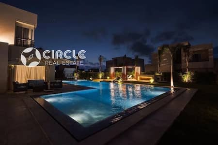 فيلا ستاندالون بمساحة أرض ٩٥٨م بموقع مميز للبيع في هاسيندا باي الساحل الشمالي Hacienda Bay North Coast قريب من الشواطئ المميزة وسيدي عبد الرحمن