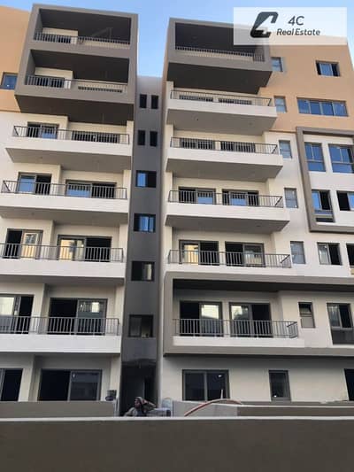 Apartment ready to move below market price prime location 150 sqm 3 bedrooms resale in Bloomfields Mostakbal City near Madinaty and Sarai for sale