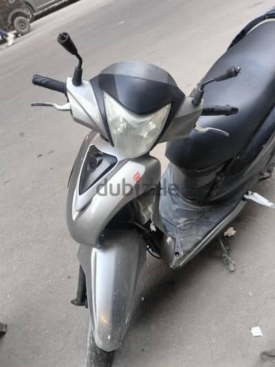 اسكوتر sym st 200cc