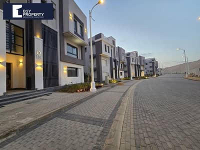 فيلا تاون هاوس البيع في جايا الساحل الشمالي متشطبة بالساحل الشمالي بسعر الشاليه