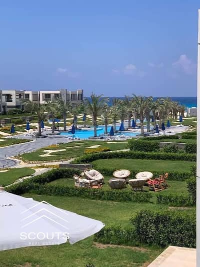 استلام فوري بالتقسيط علي البحر مباشر شاليه للبيع في لافيستا العين السخنه ain sokhna تشطيب كامل fully  finiahed دابل فيو sea view بالقرب من بورتو وتلال
