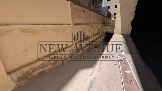 محل تجاري للإيجار بمساحة ٨٥٠ مترًا مربعًا