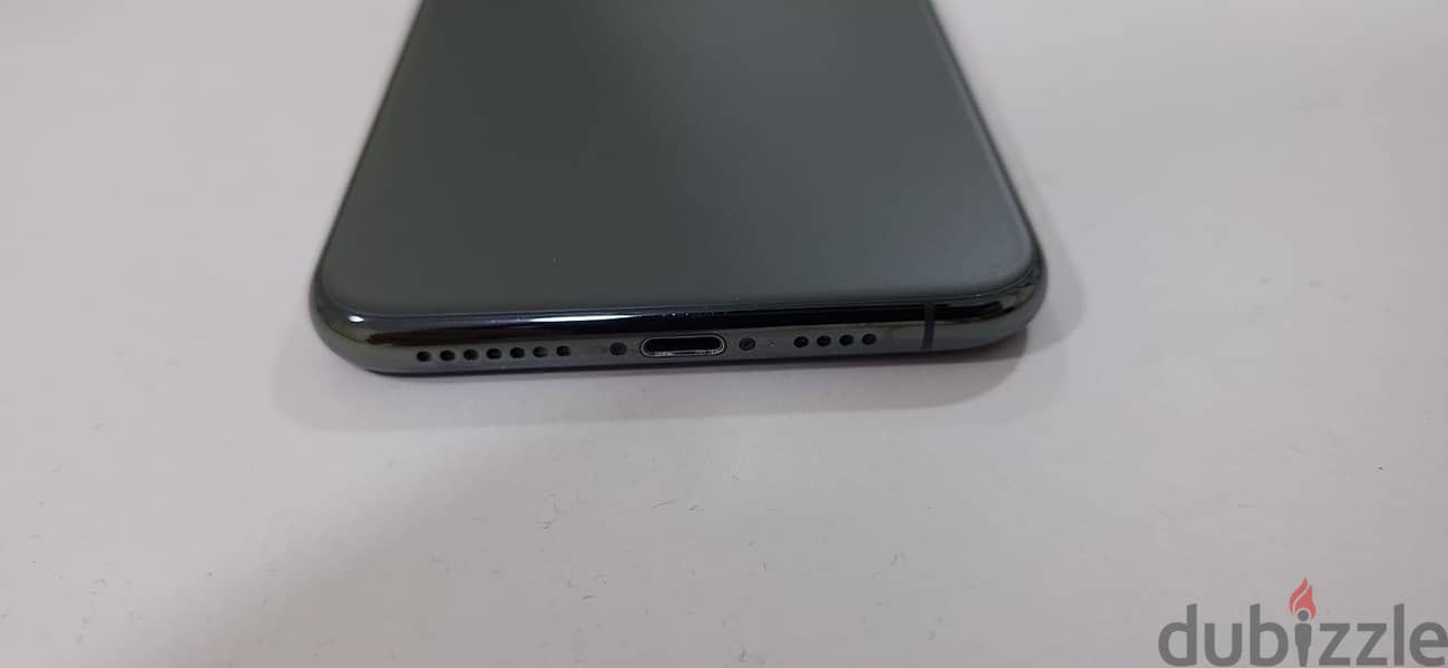 Apple - iPhone 11 Pro Max 9