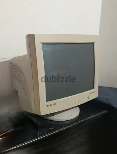 شاشة كمبيوتر ساسمونج كلاسيك لعشاق الريترو جيمز