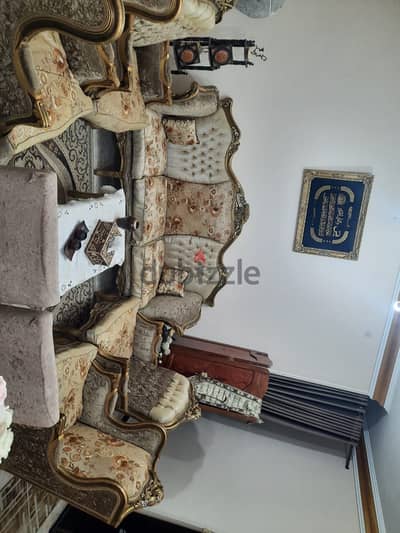 صالون كلاسيكي للبيع