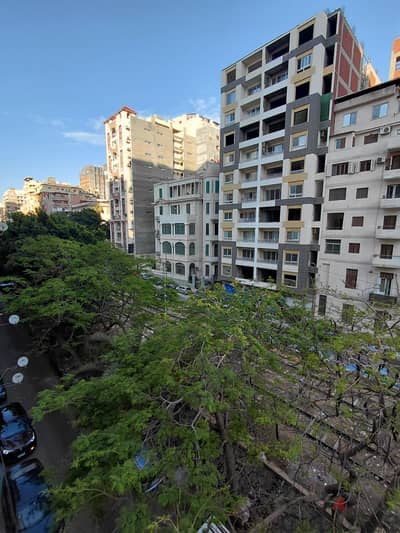 205متر من المالك   in front of sporting club apartment for sell