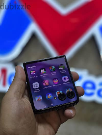 Motorola Razr 50 Ultra للبيع او البدل بكل مشتملاته