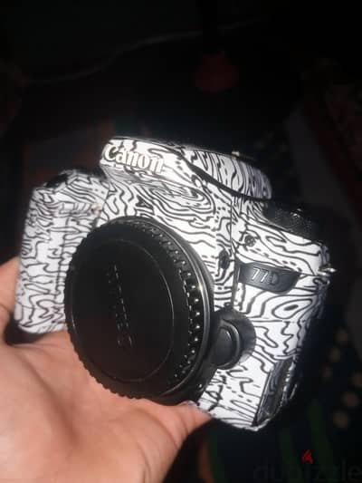 كاميرا كانون 77d canon