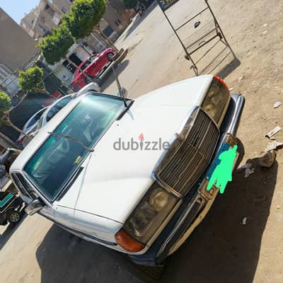 مرسيدس بنز اي 200 1976