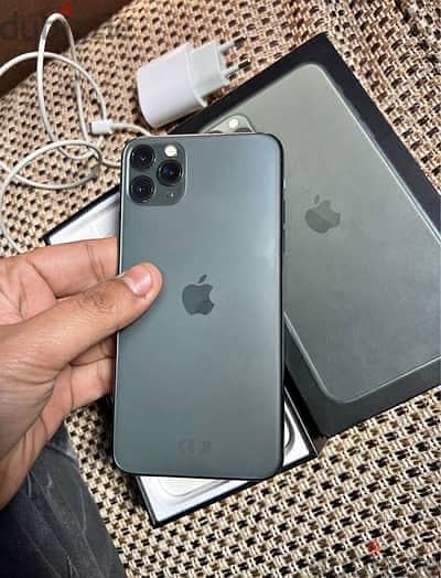 Apple - iPhone 11 Pro Max 2