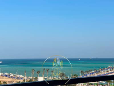 شقة فاخرة للبيع بإطلالة بحر بانورامية كاملة في منطقة الهلال – الغردقة 