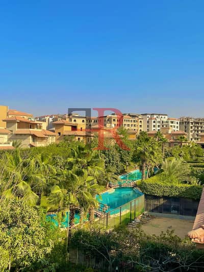 فيلا مستقلة للبيع بإطلالة على البحيرة بتشطيب سوبر لوكس في كمبوند مون فالي القاهرة الجديدة