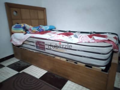 عدد 2 سرير بالمولا ومراتب سست وعدد 1 دولاب " نيش "