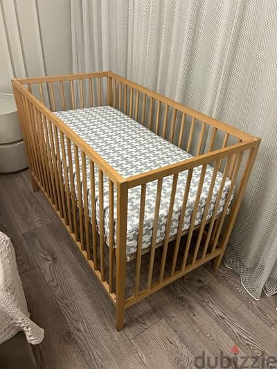 سرير أطفال IKEA SNIGLAR مع مرتبة MasterBed - كالجديد