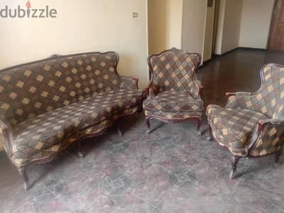 انتريه ٢ كرسي و كنبه بالمعادي  ميدان الحريه مدخل المعادي
