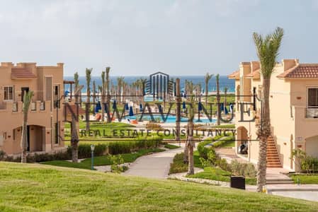 شاليه للبيع في لا فيستا باي بإطلالة مباشرة على البحر – متشطب ومفروش بالكامل – موقع مميز وسعر استثنائي