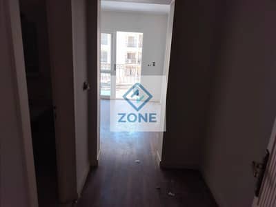 Apartment for rent in Madinaty, 175 square meters, opposite the banks and schools complex, B2