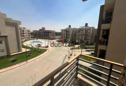 شقة للبيع في فلاورز بارك – القاهرة الجديدة  شقة 180 متر تشطيب كامل في موقع حيوي ومميز داخل فلاورز بارك، بجوار الجامعة الامريكية  مباشرة
