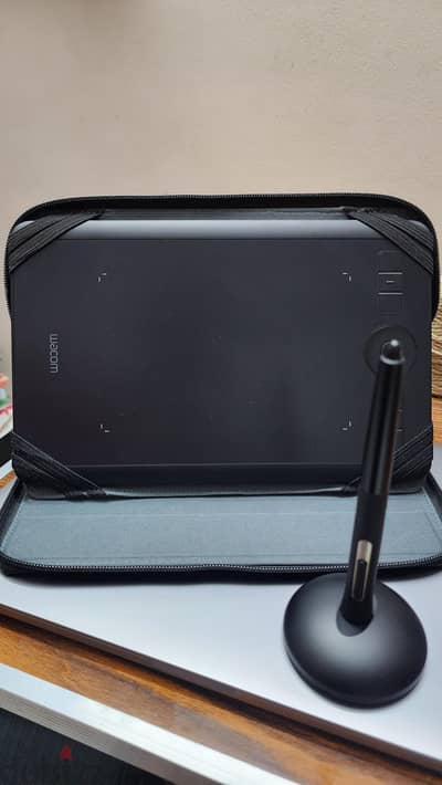 Wacom Intuos Pro - Graphic Tablet