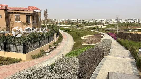 فيلا ستاندالون ٤٠٠م بمساحة أرض ٨٠٠م بموقع مميز للبيع في كمبوند هايد بارك التجمع الخامس القاهرة الجديدة Hyde Park New Cairo قريب من Golden Square و AUC