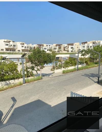 بأقل سعر في سولايا توين هاوس للبيع – مباشرة أمام نيو جيزة موقع مميز فيو على البسين واللاندسكيب – تشطيب ألترا سوبر لوكس كامل