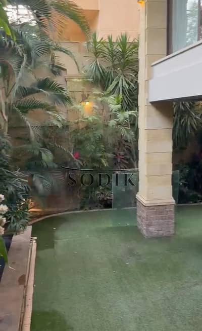 بيزمنت للبيع في مدينة العبور الحي الخامس فيلات أرقى أحياء مدينة العبور بالقرب من مسجد الرياض الصالحين أرضي منخفض مساحتها حوالي 210 متر