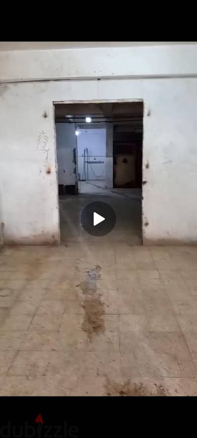 محل  ١٦٥م  للايجار بتقسيم عمر بن الخطاب جسر السويس امام سوق القنال