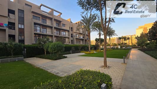 استوديو للبيع بأقل من سعر السوق، تشطيب كامل فيو لاند سكيب موقع مميز للغاية في فيفث سكوير المراسم