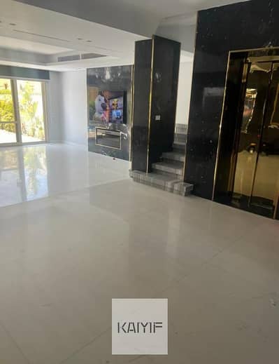 توين هاوس فاخر للبيع في الباتيو أورو القاهرة الجديدة El Patio Oro New Cairo حمام سباحة خاص أسانسير تشطيبات مميزة موقع مميز داخل الكمبوند