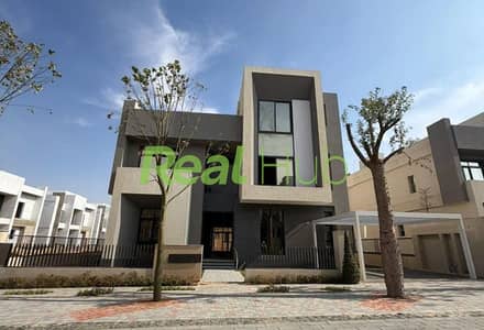 اكبر  فيلا 355 م استلام فوري prime location  علي لاجون مباشرة في سعادة