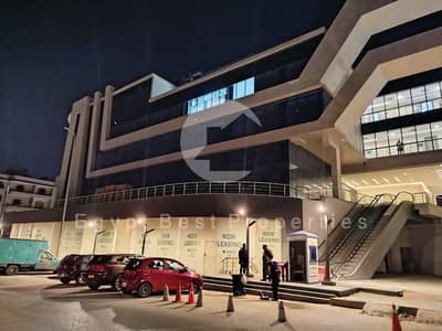 احجز عيادة متشطبة بالكامل بالتكييفات في القاهرة الجديدة، وابدأ بمقدم 25% فقط وتقسيط حتى 48 شهر.