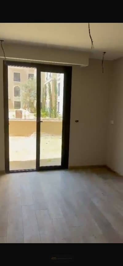 Apartment for sale in Village West – Sheikh Zayed. Ground floor apartment with a garden, 149 sq m, plus a 43 sq m garden. Fully finished with air cond