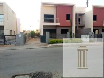 فيلا مباني 231م توين اول سكن بسعر تجاري في مدينتي بجوار ذا ستريب