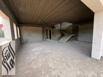 Corner villa for sale in Madinaty, corner unit, core & shell, immediate delivery, north-facing, steps from Third Park.